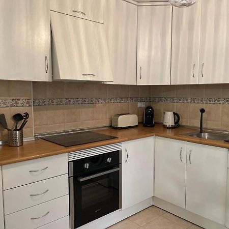 Three Bedroom Apartment With Pool In Торевьиа Экстерьер фото