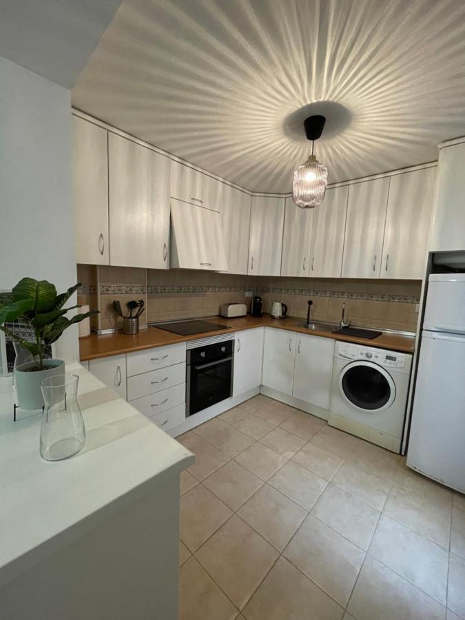 Three Bedroom Apartment With Pool In Торевьиа Экстерьер фото
