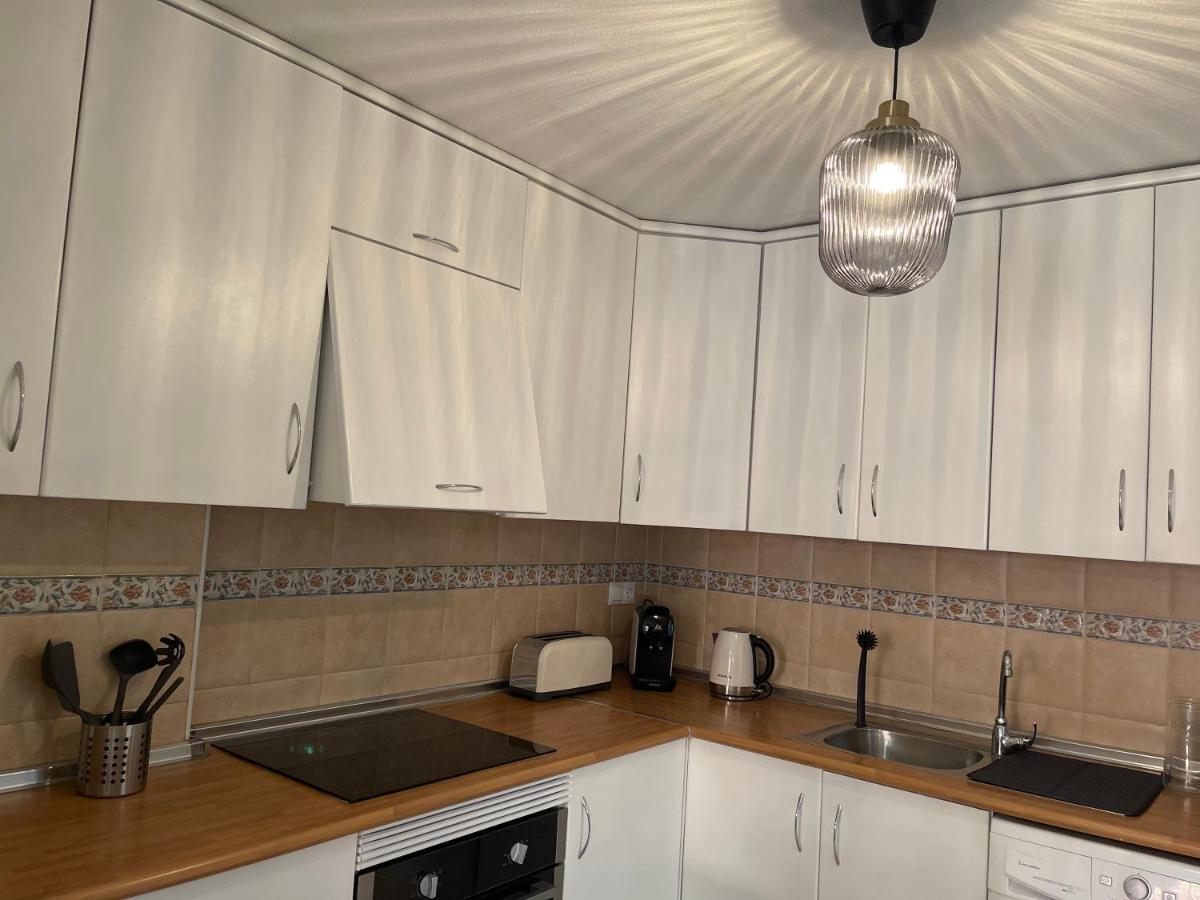 Three Bedroom Apartment With Pool In Торевьиа Экстерьер фото