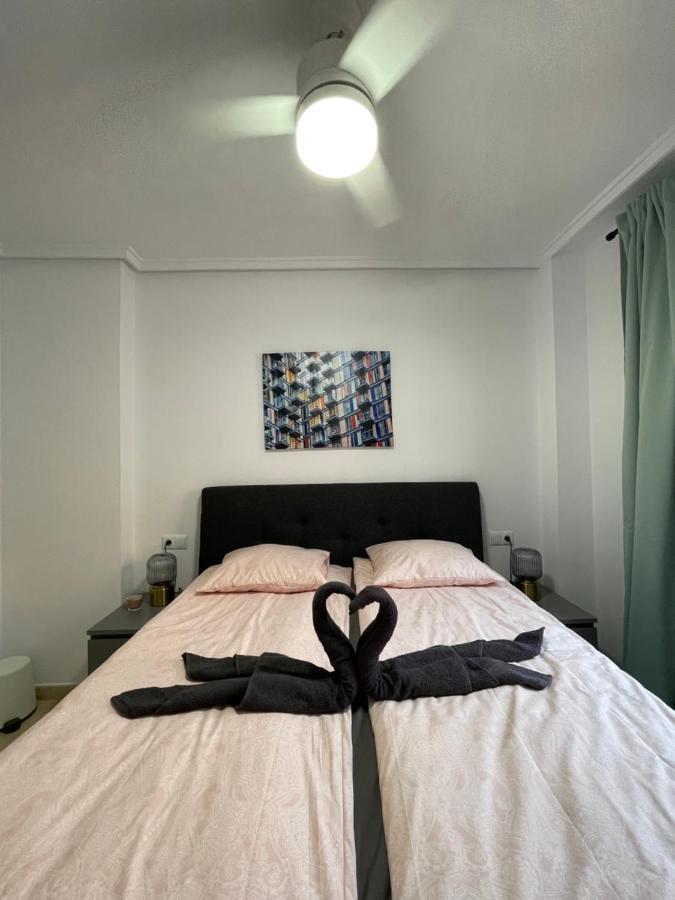 Three Bedroom Apartment With Pool In Торевьиа Экстерьер фото