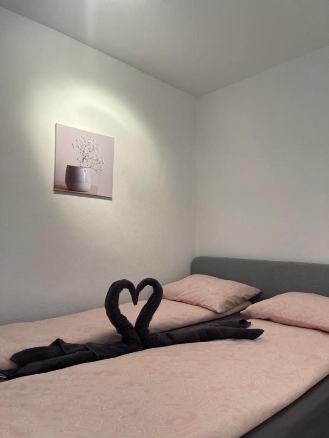 Three Bedroom Apartment With Pool In Торевьиа Экстерьер фото