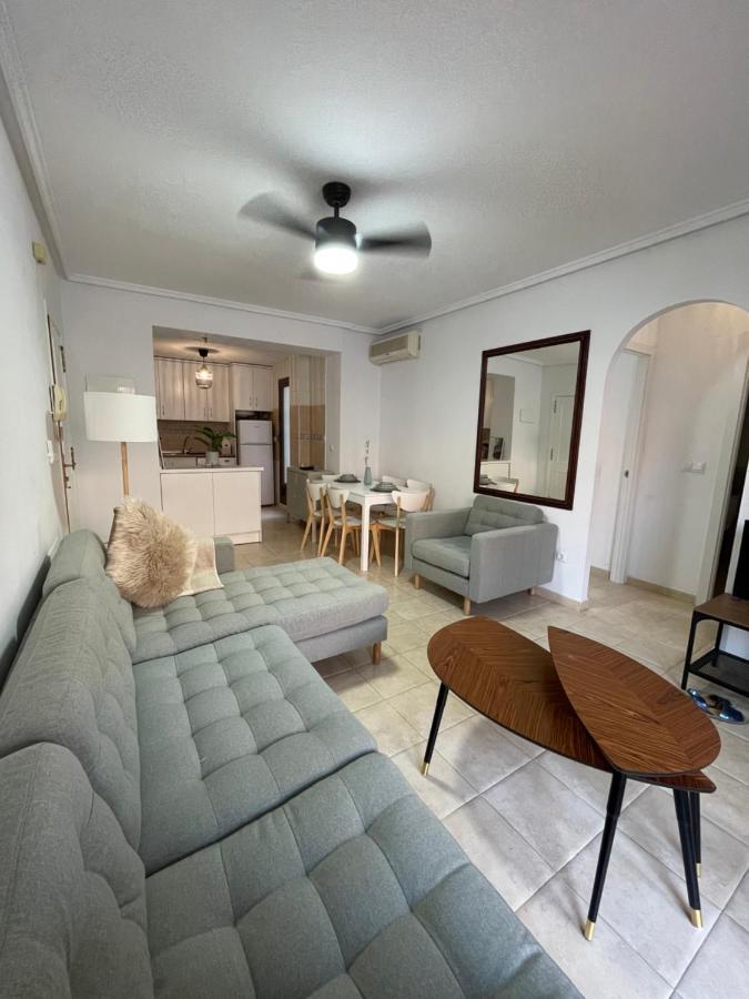 Three Bedroom Apartment With Pool In Торевьиа Экстерьер фото