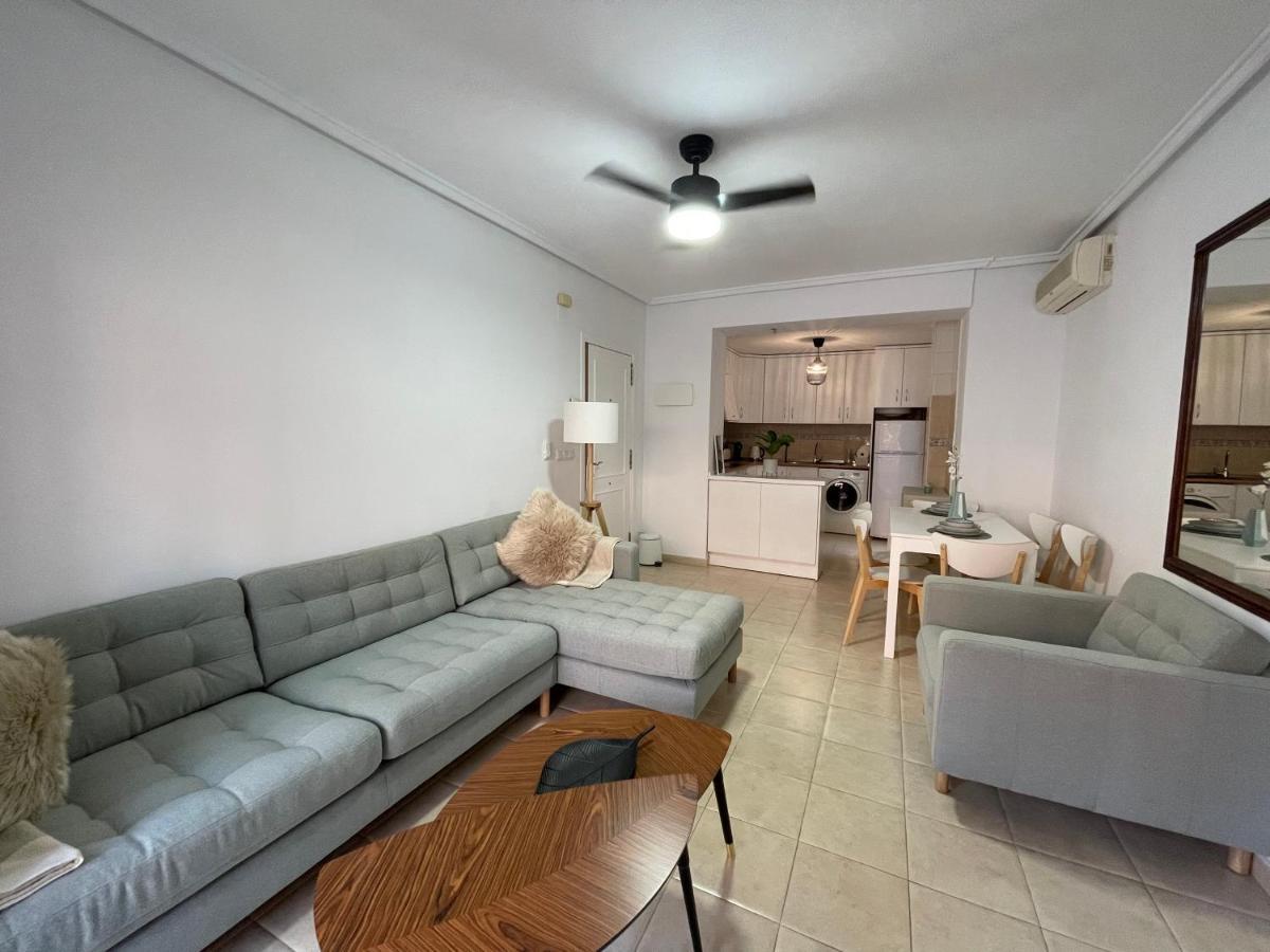 Three Bedroom Apartment With Pool In Торевьиа Экстерьер фото