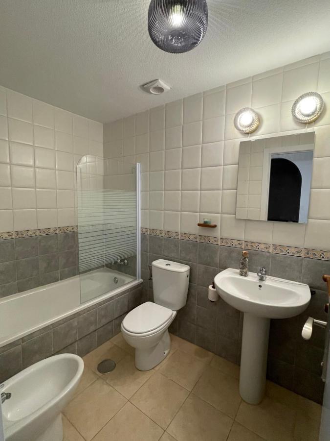 Three Bedroom Apartment With Pool In Торевьиа Экстерьер фото