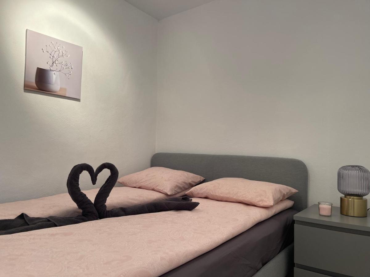 Three Bedroom Apartment With Pool In Торевьиа Экстерьер фото