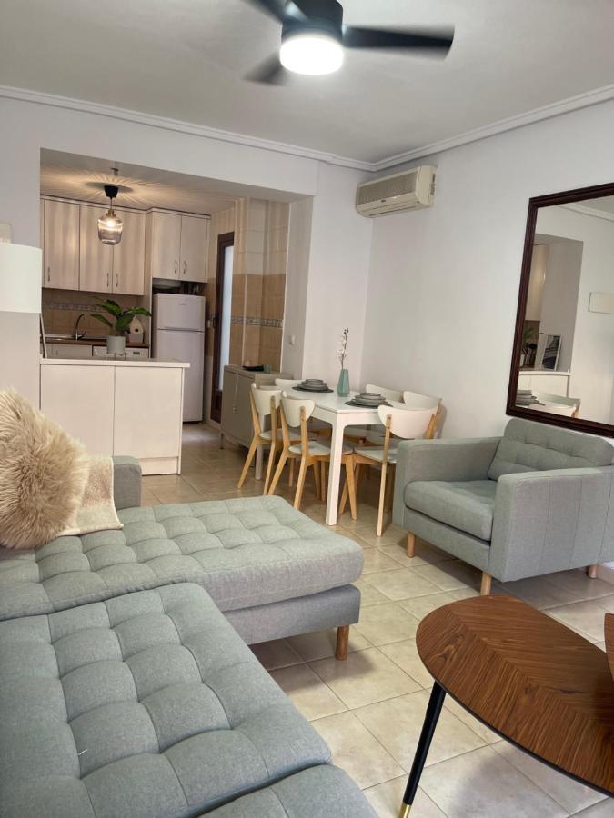 Three Bedroom Apartment With Pool In Торевьиа Экстерьер фото